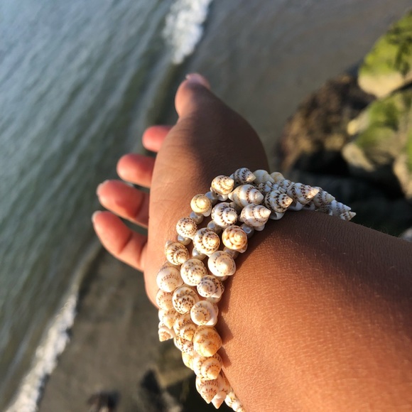 SeaShell & Pearl Triple Bangle Set - Picture 2 of 8